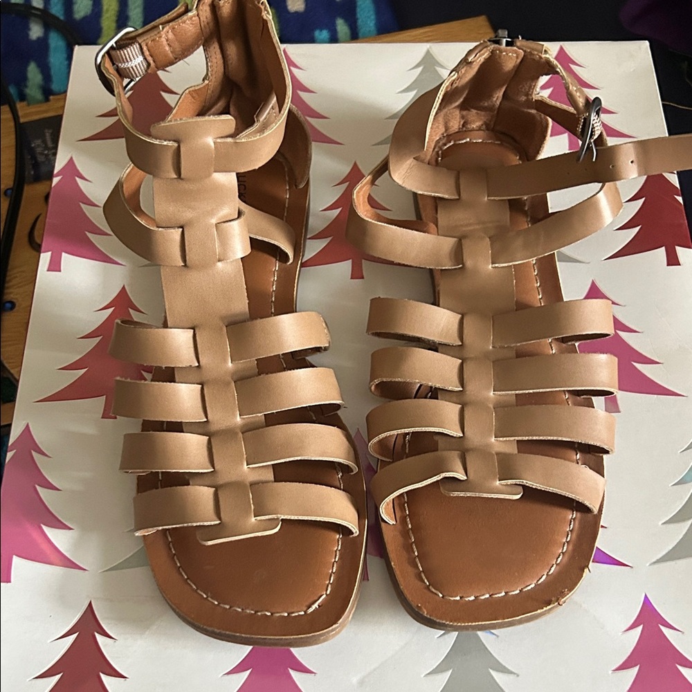 Lucky Brand Beige Strappy Sandals